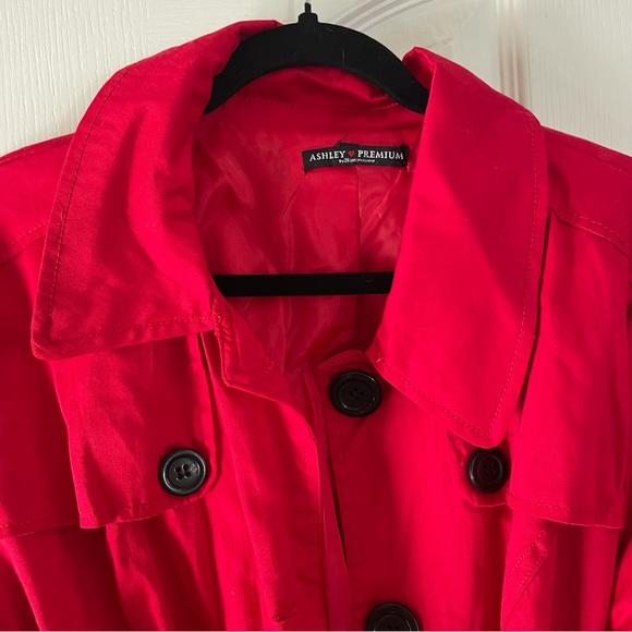 Ashley Premium: red button coat - Picture 3 of 9